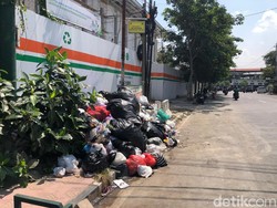 Tumpukan Sampah Juga Hiasi Jalan Mataram Dekat Teras Malioboro 2
