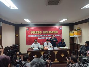 Terima Paket Narkoba, Bule Australia Ditangkap di Hotel Legian! Terima Paket Narkoba, Bule Australia Ditangkap di Hotel Legian!