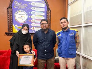 Uang Lelang Vespa Babe Cabita Rp 212 Juta Didonasikan ke Masjid-Pesantren Uang Lelang Vespa Babe Cabita Rp 212 Juta Didonasikan ke Masjid-Pesantren