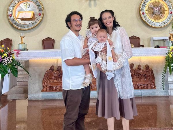 6 Foto Baby Djala Anak Nadine Chandrawinata Dibaptis, Pakai Dress Warisan