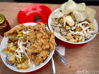 Bubur Ayam Topping Kulit Crispy yang Sedap Sejak 1990 Ada di Barito!