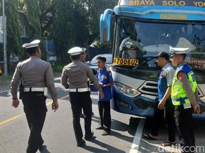 Ganjaran Sopir Bus Sugeng Rahayu yang Ugal-ugalan di Magetan Ganjaran Sopir Bus Sugeng Rahayu yang Ugal-ugalan di Magetan