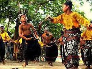 Mengenal Suku Sikka: Sejarah Asal-Usul, Tradisi, Pakaian Adat, Rumah Adat Mengenal Suku Sikka: Sejarah Asal-Usul, Tradisi, Pakaian Adat, Rumah Adat
