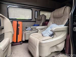 Mengintip Interior Mewah Mobil Mercy Sprinter SYL yang Disita KPK Mengintip Interior Mewah Mobil Mercy Sprinter SYL yang Disita KPK