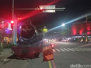 Kereta Jaladara Mejeng di Ngarsopuro Solo Malam-malam, Ada Apa? Kereta Jaladara Mejeng di Ngarsopuro Solo Malam-malam, Ada Apa?