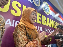Khofifah Nyaman dengan Emil Dardak di Jatim, Harap 4 Parpol Kompak