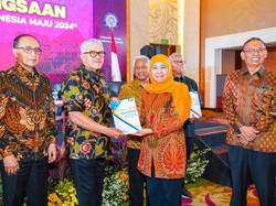 Khofifah Bincangkan Percepatan Indonesia Maju 2034 Bareng Civitas Unair