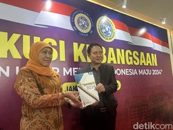 Khofifah Ungkap Pesan Jokowi ke Forum Rektor soal Percepatan Indonesia Emas