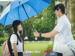8 Rekomendasi Drakor Komedi Romantis 2024 yang Bikin Penonton Baper