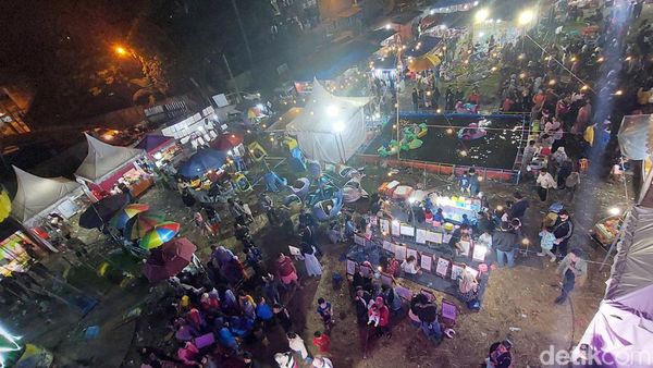 Meriahnya Pasar Malam di Pinggir Kota Cimahi