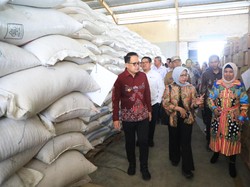 Pj Gubernur Jatim Luncurkan Program Penguatan Korporasi Petani di Jombang