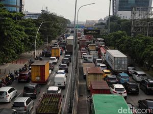 Penampakan Macet Parah di Tanjung Priok, Mengular hingga 8 Km