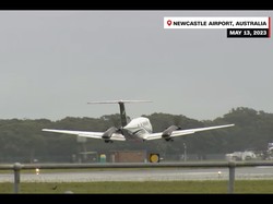 Pilot Luar Biasa Tenang, Bisa Mendarat Selamat Meski Tanpa Roda