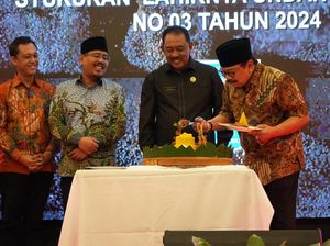 Gus Sadad dan Pakde Karwo Bertemu Ratusan Kades Se-Jatim, Ini yang Dibahas Gus Sadad dan Pakde Karwo Bertemu Ratusan Kades Se-Jatim, Ini yang Dibahas