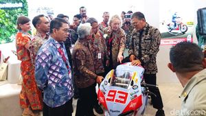 Potret Menteri ESDM Jajal Motor Marc Marquez di Acara Lebaran Migas