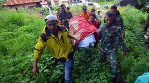 Potret Penemuan Korban Banjir Bandang di Sumbar