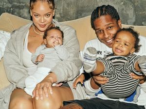 Jarang Terekspos, Potret Rihanna dan A$AP Rocky Pamer Wajah Dua Anak