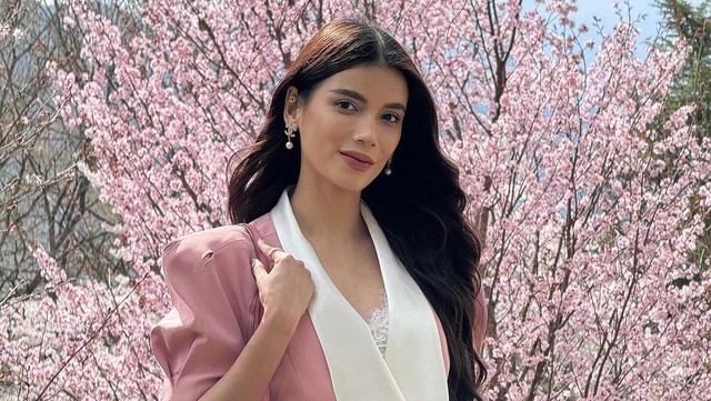 Update Informasi Selebriti InsertLive : Alasan Sabrina Chairunnisa Tak Cium Tangan ke Deddy Corbuzier di Tengah Isu Pisah