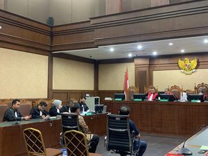 Hakim Cecar Eks Anggota BPK soal Tujuan Sandi Garuda di Transaksi Rp 40 M Hakim Cecar Eks Anggota BPK soal Tujuan Sandi Garuda di Transaksi Rp 40 M