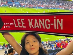 Potret Cantik Aktris Korea Seol In Ah Pakai Jersey Bola Malah Tuai Kritikan Potret Cantik Aktris Korea Seol In Ah Pakai Jersey Bola Malah Tuai Kritikan