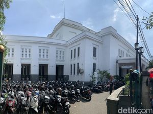 Ada Bunker di Stasiun KA Tanjung Priok, Konon Tembus ke Pelabuhan Ada Bunker di Stasiun KA Tanjung Priok, Konon Tembus ke Pelabuhan