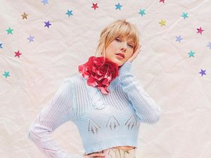 Taylor Swift Bawakan Lagu Crazier dari Film Hannah Montana Taylor Swift Bawakan Lagu Crazier dari Film Hannah Montana