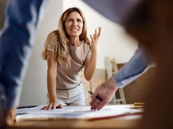 Jangan Konsumsi 5 Makanan dan Minuman Ini Saat Sedang Marah