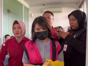 Tangan Diborgol, Crazy Rich Helena Lim Diperiksa Kejagung soal Aset Disita