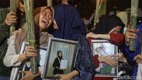 Isak Tangis Warnai Aksi Solidaritas SMK Lingga Kencana di Depan Kemendikbud