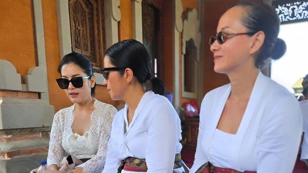 Lulu Tobing jalani Upacara Mecaru di Bali