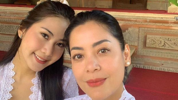 Lulu Tobing jalani Upacara Mecaru di Bali
