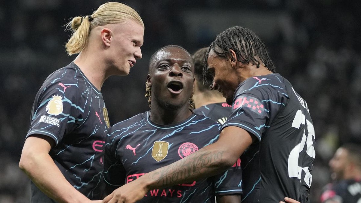 Manchester City disebut tampil luar biasa menang di kandang Spurs. (Foto: AP/Kin Cheung)