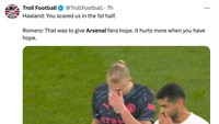Haaland dan Romero bisik-bisik di lapangan, ngomongin Arsenal, ya? (Foto: Twitter @TrollFootball)