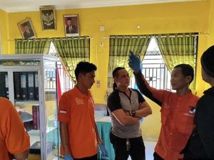 Olah TKP Pencurian 15 Laptop di SD Negeri 62 Pangkalpinang Olah TKP Pencurian 15 Laptop di SD Negeri 62 Pangkalpinang