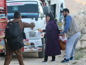 Lebanon Mulai Pulangkan Ratusan Pengungsi Suriah Lebanon Mulai Pulangkan Ratusan Pengungsi Suriah