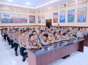 97 Pak Bhabin Polres Blitar Kota Belajar Bikin Konten Saat Tugas