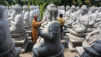 Ritual Pemandian Buddha Rupang Jelang Waisak di Semarang