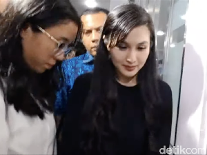 Sandra Dewi Bukan Takut ke Luar Rumah, Hanya Kurangi Kegiatan