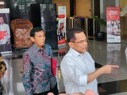 Sekjen DPR Indra Iskandar Keluar dari Gedung KPK Usai Diperiksa 2 Jam