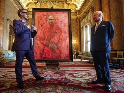 Lukisan Potret Raja Charles Dicemooh Netizen: Seperti di Neraka! Lukisan Potret Raja Charles Dicemooh Netizen: Seperti di Neraka!