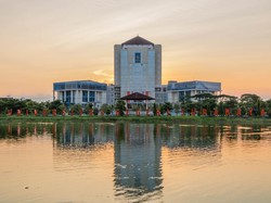 Unesa Pastikan Tak Ada Kenaikan UKT Tahun Ini