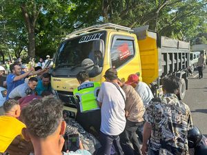 Tabrak Truk, Pemotor Terseret Sejauh 17 Meter hingga Tewas Tabrak Truk, Pemotor Terseret Sejauh 17 Meter hingga Tewas
