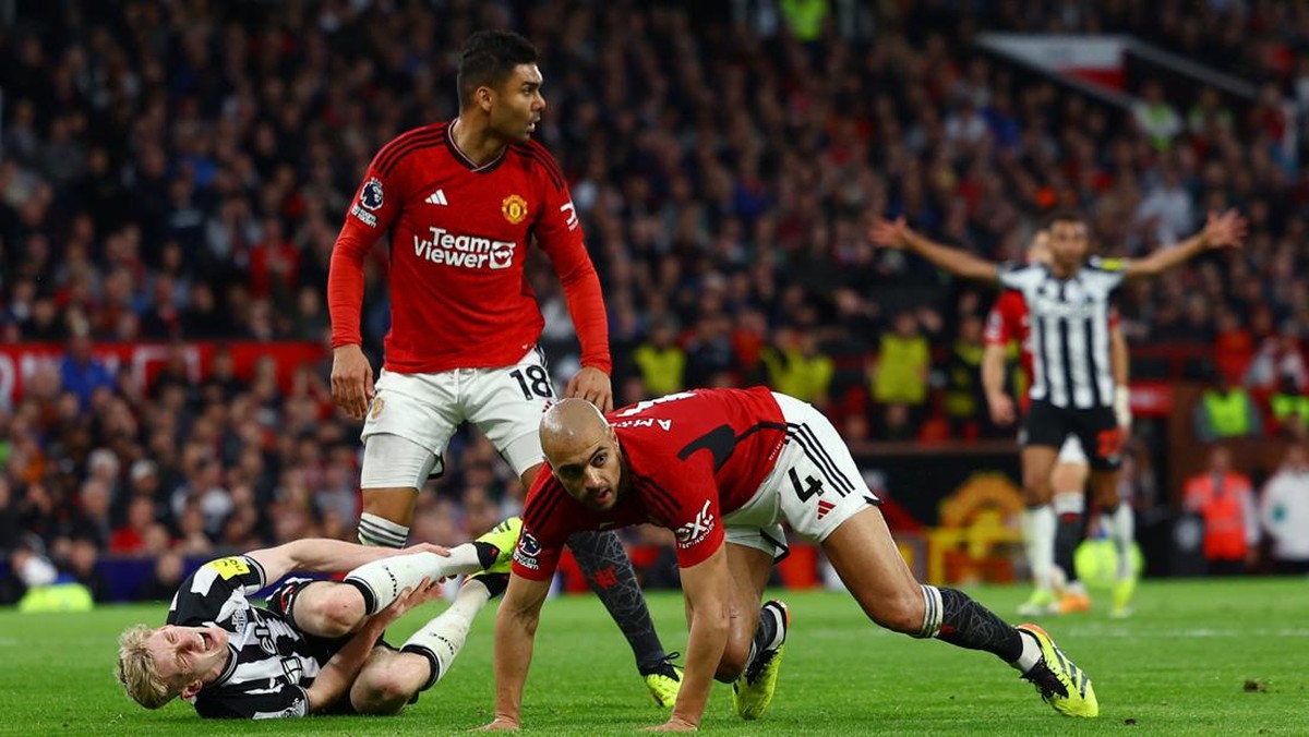 MU vs Newcastle di babak pertama. (Foto: REUTERS/Molly Darlington)
