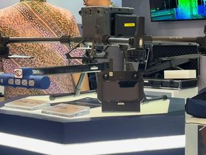 Halo Robotics Pamer Drone untuk Emisi Pabrik Migas di IPA Convex 2024 Halo Robotics Pamer Drone untuk Emisi Pabrik Migas di IPA Convex 2024