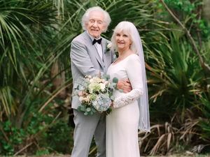 Viral Pernikahan Nenek 88 Tahun dengan Cinta Pertamanya, Terpisah 50 Tahun