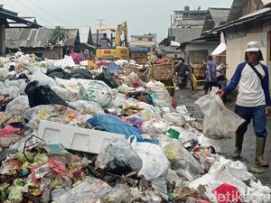 Dua Masalah yang Dikeluhkan Warga di Pasar Cikurubuk Tasikmalaya