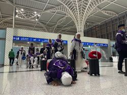 Jemaah Makassar yang Pesawatnya Sempat Terbakar Tiba di Madinah