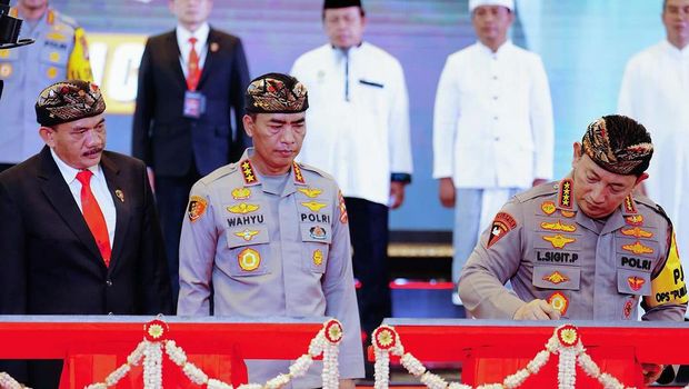 Kapolri Jenderal Listyo Sigit Prabowo menutup rakernis Bareskrim di Kuta, Bali, pada Kamis (16/5/2024).