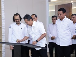 Menteri Trenggono Resmikan Media Center KKP, Ini Fasilitasnya