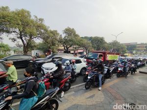 Ada Macet Jl Maruga Imbas Peninggian Jalan Depan City Gallery Tangsel